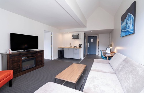Whistler Village Hotel | Adara Hotel