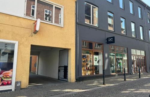Randers Apartamento | aday - 1 bedroom balcony apartment on the pedestrian street in Randers