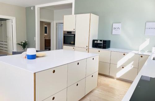 Aalborg Apartamento | aday - 2 bedroom with modern kitchen and free parking