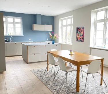 Aalborg Casa | aday - 4 Bedroom - Modern Living Apartment - Aalborg