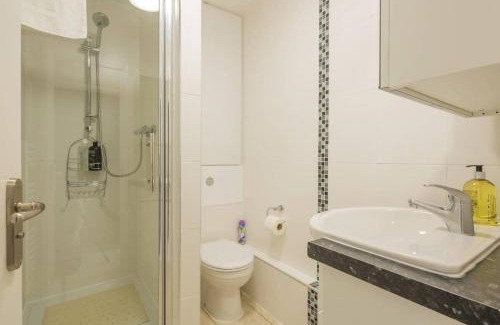 Cambridge Apartamento | Addenbrookes Flat 2 mins walk free Private Parking