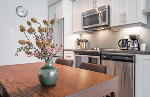 Fashion District Apartamento | Adelaide Den Suite
