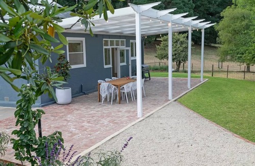 Carey Gully Cabaña | Adelaide Hills Luxury Cottage