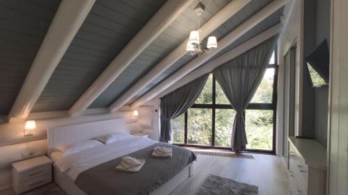 Mizhhirya Apartamento | Adele