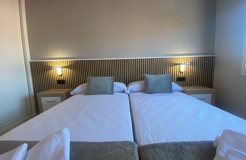 Caldas de Reis Apartamento | ADELINE, APARTAMENTO A ESTRENAR DE TRES DORMITORIOS CON PLAZA DE GARAJE