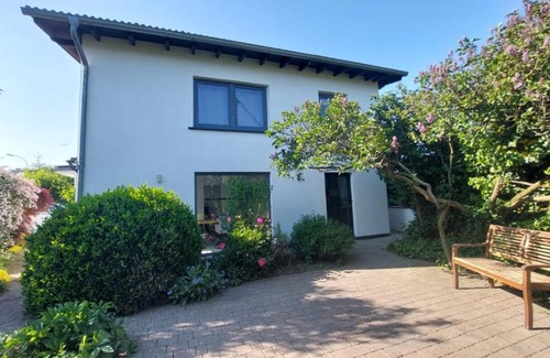 Hillesheim Casa | Adenauer Zwölf - Das 5 Sterne Ferienhaus mit Sauna und Garten am Eifelsteig