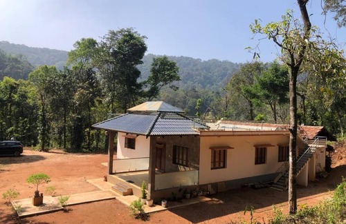 Samse Casa | Adi's Home - with water falls