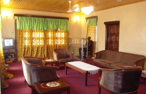 Teshie Cabina | Adinkra Lodge