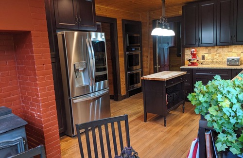 Saranac Lake Casa | Adirondack Artist Retreat -spacious 5 bedroom w/ 9 person hot tub and more!
