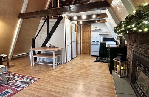 Wilmington Chalet De Esquí | Adirondack Cozy Chalet Private & 3 Minutes to Whiteface Mountain. Pet Friendly.