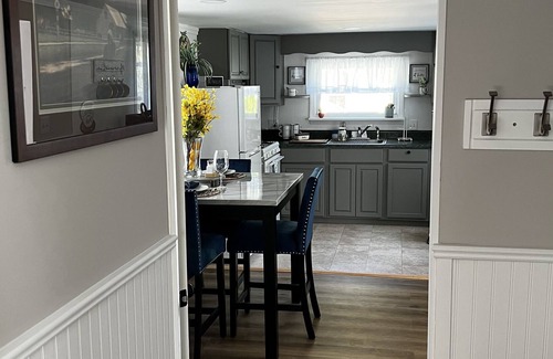 Lake Luzerne Otro | Adirondack Cozy