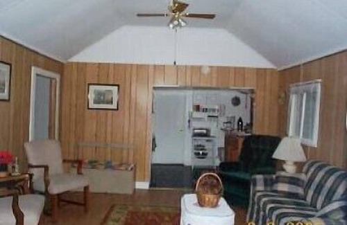 Queensbury Cabaña | Adirondack Lake Front Cottage