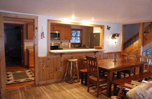 Saranac Lake Casa | Retiro a orillas del lago 4bd / 3ba en el lago Flower