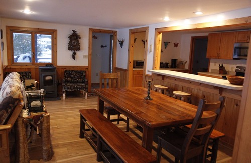 Saranac Lake Casa | Retiro a orillas del lago 4bd / 3ba en el lago Flower