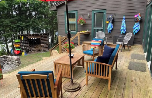 Rainbow Lake Cabina | Adirondack Luxury Cabin on Rainbow Lake NY. Secluded. Area Activities & Fun!