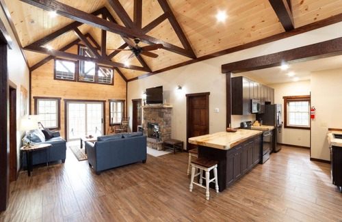 Glenfield Cabina | Independence Falls Lodge