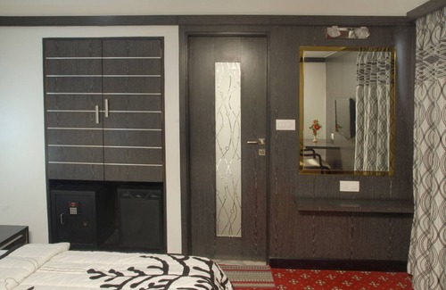 Sayajiganj Hotel | Aditi Hotel