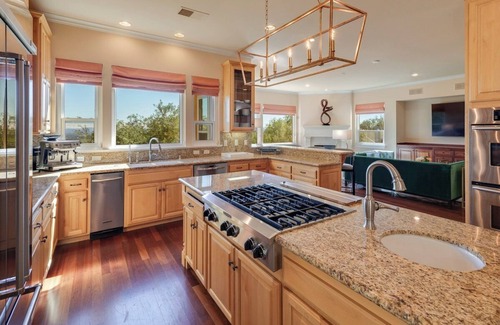 Santa Rosa Villa | Adjacent to Healdsburg, pool hot tub, pickleball!