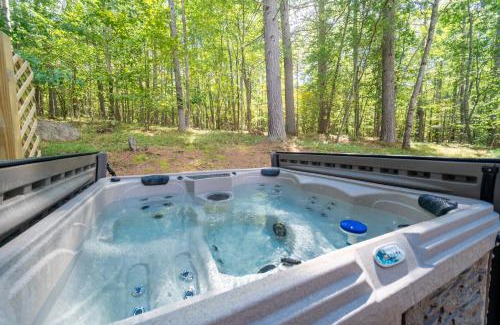 Jay Casa | ADK Cabin with Hot Tub, Near Whiteface, Lake Placid, Fire Pit, Game Rm