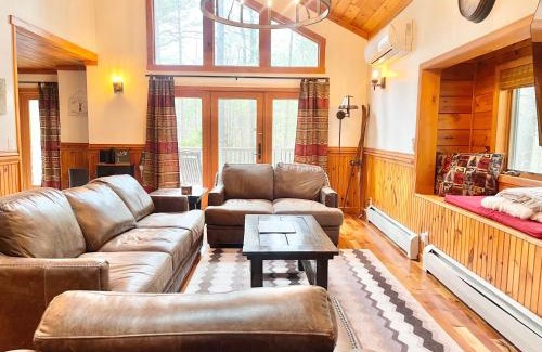 Jay Casa | ADK Cabin with Hot Tub, Near Whiteface, Lake Placid, Fire Pit, Game Rm