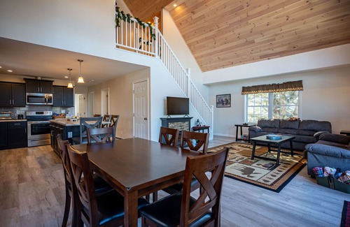 Old Forge Chalet De Esquí | ADK Chalet - On Snowmobile Trail & Near Everything