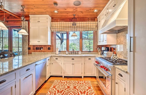 Long Lake Casa | ADK Lodge & Lakeside Cottage con 510 'de frente al mar, playa e isla privada!