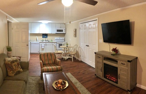 Cleveland Apartamento | Adkisson Villa ★ NUEVO REHABILITADO ★ ¡La mejor ubicación! 2 MIN> I75, Arcade mesa PACMAN