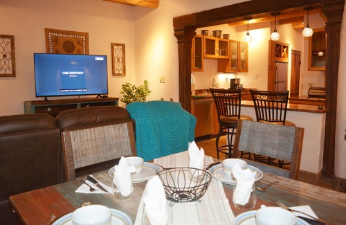 Taos Casa | Adobe de Feliz is a Charming 2 BR Condo just a short walk to Taos Plaza