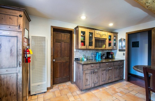 Buena Vista Casa | Adobe Inn - Pet Friendly and Right in Town!