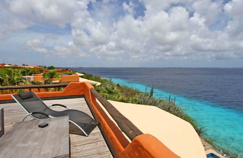 Kralendijk Villa | Adobe Style Oceanfront Villa con piscina privada