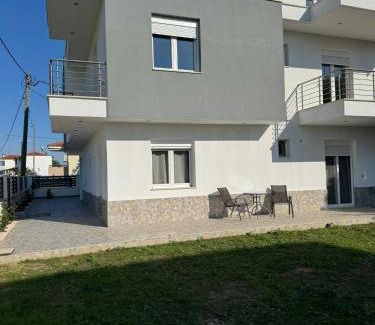 Flogita Apartamento | Adoniss Apartmentss 2