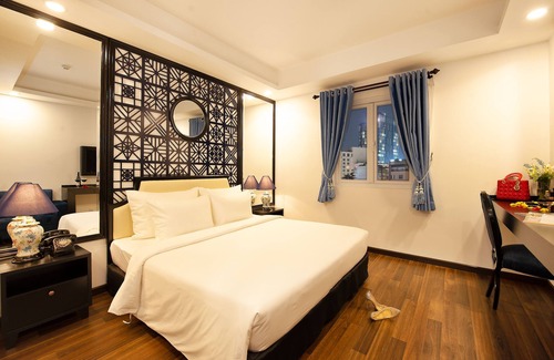 Downtown Ho Chi Minh City Hotel | Adora Art Hotel