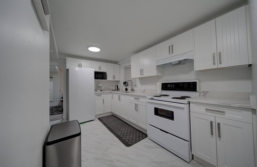 Delta Casa | Adorable 1 bdrm + pull out sofa suite in Delta