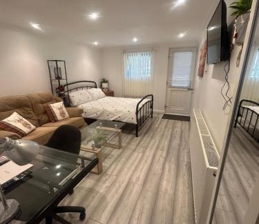 Cambridge Apartamento | Adorable 1-bedroom entire place with free parking