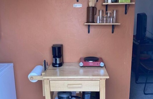 Tucson Casa | Adorable 1-Bedroom Guest House with Kitchenette