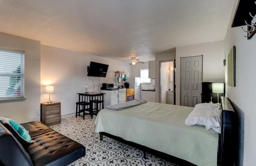 Wilbur-By-The-Sea Apartamento | Adorable 1 Bedroom on the Beach Wifi Kitchenette