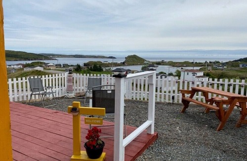 Terra Nova Cabina | Adorable 2-bedroom guesthouse with an amazing view
