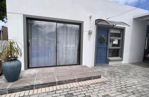 Sandbaai Casa | Adorable 2 Bedroom Cottage with spacious veranda