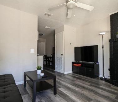 Southside Casa | Adorable 2bed1bath Unit Sleeps 4 Close To Town Center Downtown Beach Mayo Clinic