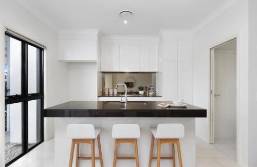 Kellyville Apartamento | Adorable 3 Br townhouse with wifi & parking