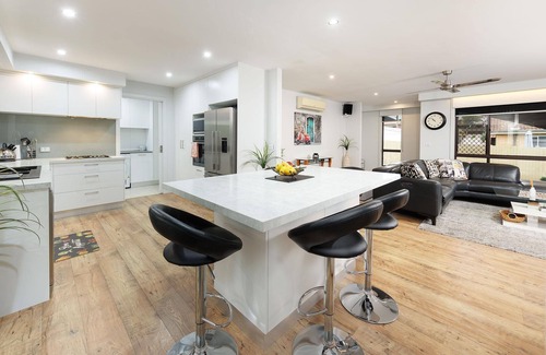 Wodonga Casa | Adorable Abode on Schubach - Fabulous, spacious two bedroom unit close to hospital in East Albury
