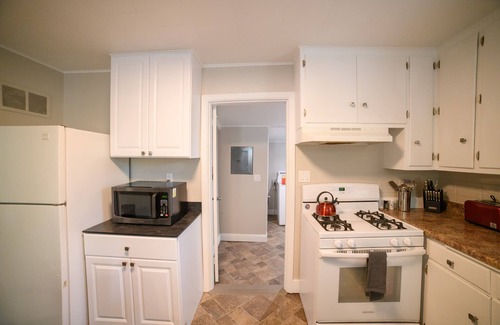 Great Falls Casa | Adorable and Cozy Bungalow - 2 Bedrooms - 1 bath