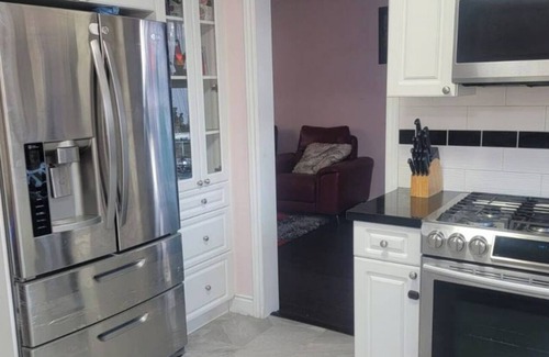 Barrie Casa | Adorable and spacious 3 bedrooms house close to all amenities/quite neighborhood