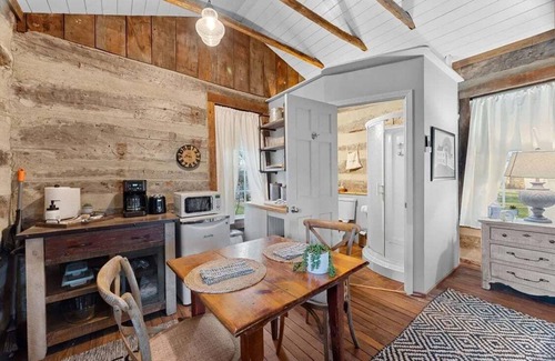 Augusta Cabina | Adorable Augusta Cabin