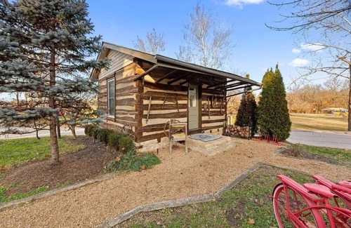 Augusta Cabina | Adorable Augusta Cabin