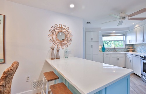Southgate Casa | Adorable Beach Bungalow with privacy yet 10 minutes to many events