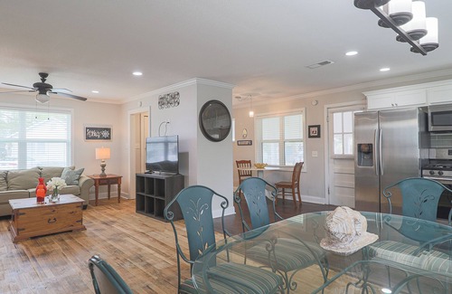 Biloxi Casa | Adorable beach cottage within walking distance to the beach and more!