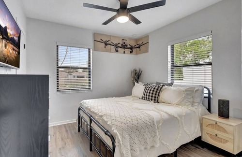 Lake Ida Shores Casa | Adorable, beach house. Atlantic Ave & beach is just a free golf cart ride away.