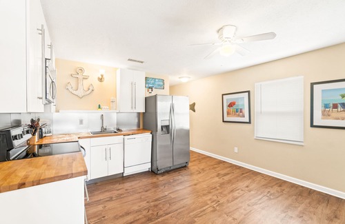 Laguna Beach Estates Condominio | Adorable Beach Cottages in Panama City Beach by Panhandle Getaways