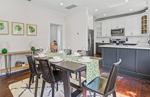 River District Casa | Adorable Bungalow in Historic Riverview Bradenton!